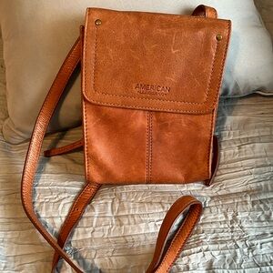 American Leather Co. Crossbody bag.  Like new.  Non smoking house.